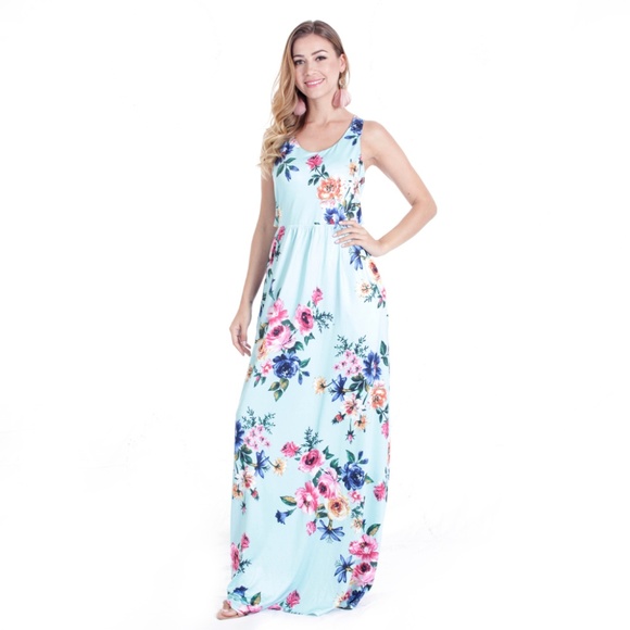 ZERON METER Dresses & Skirts - ⬇️SALE⬇️ Blue Flowered Maxi Dress
